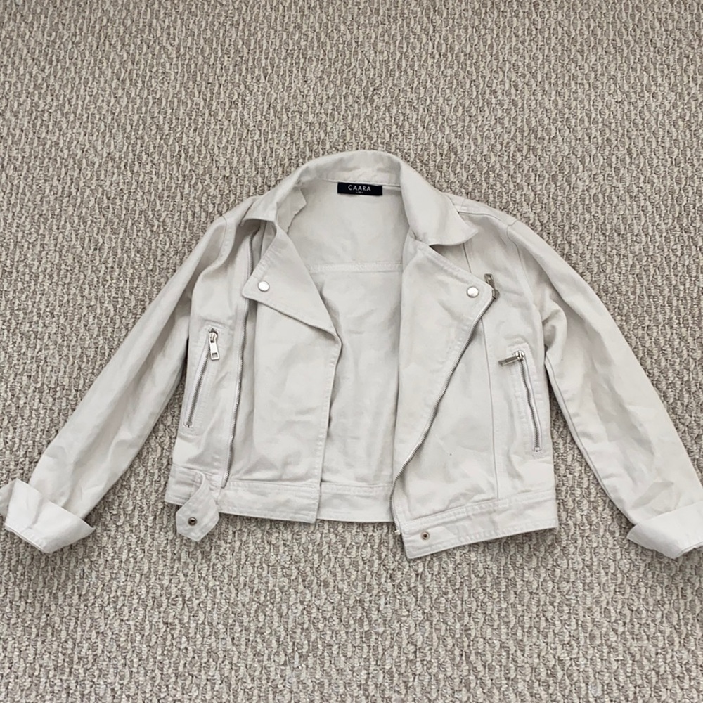 Caara cropped trendy zip-up jacket
